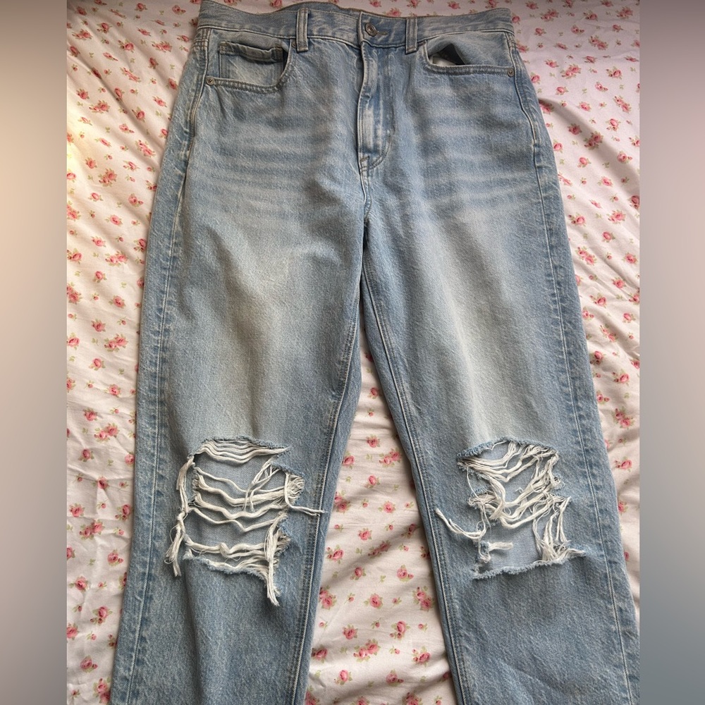 American Eagle Ripped Mom Jeans